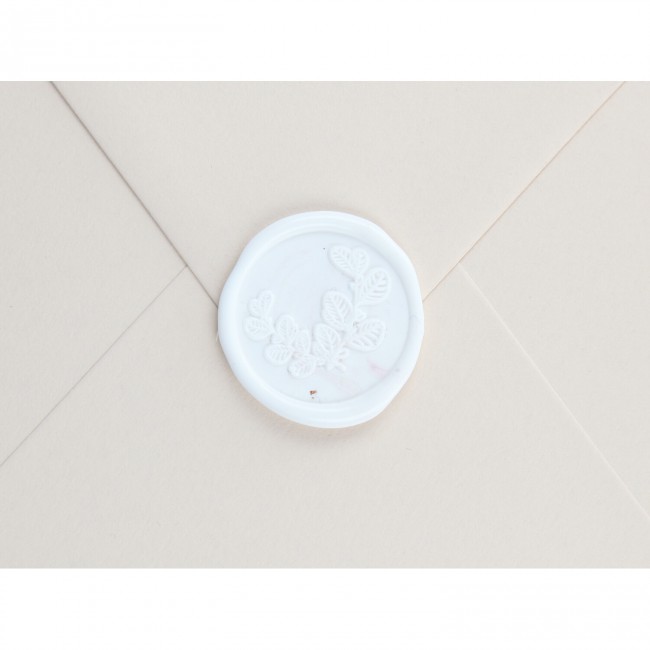 Lak ślubny z motywem liści