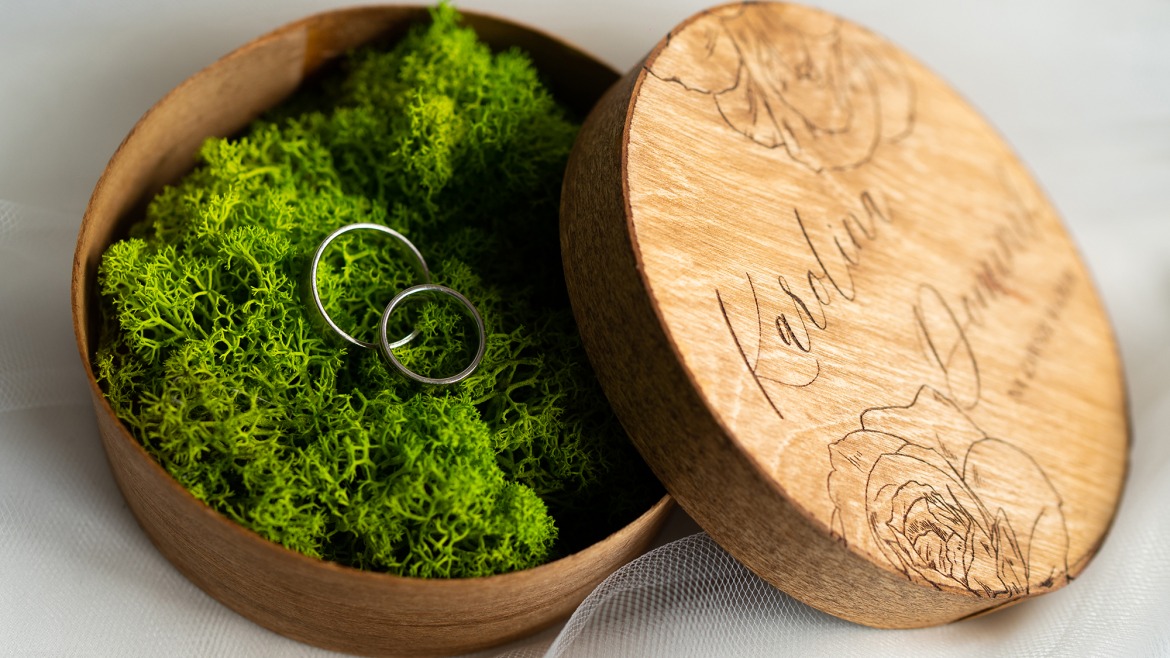 Pudełka na obrączki – praktyczny i estetyczny element ceremonii ślubnej